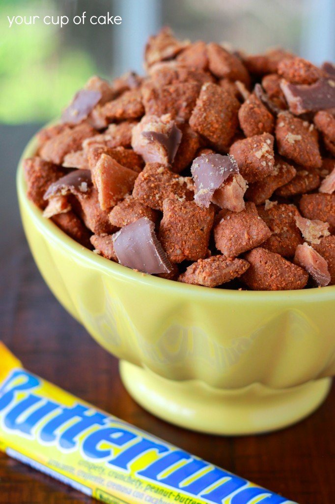 Butterfinger-Muddy-Buddies-682x1024
