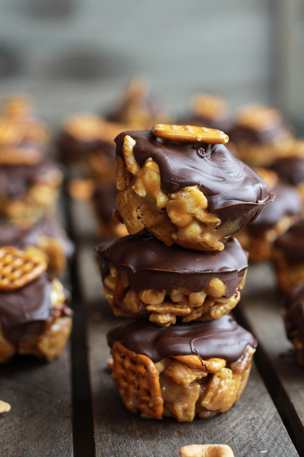Idiot-Proof-Snickerdoodle-Peanut-Butter-Chocolate-Chex-Mix-Bars-14