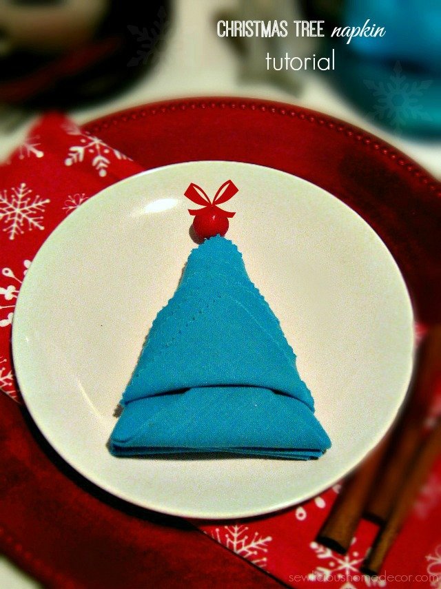 Christmas Tree Napkin Tutorial at sewlicioushomedecor.com