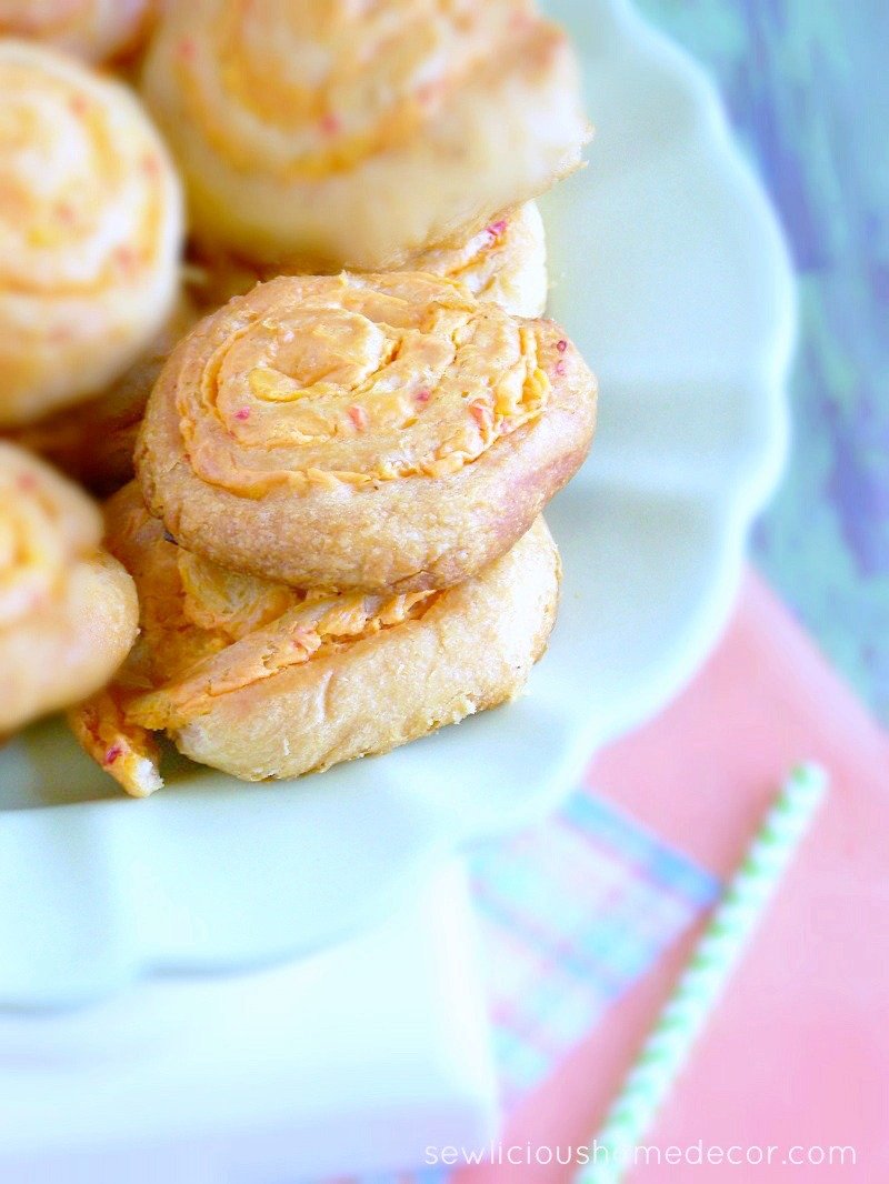 Pimento Cheese Pinwheels from sewlicioushomedecor.com