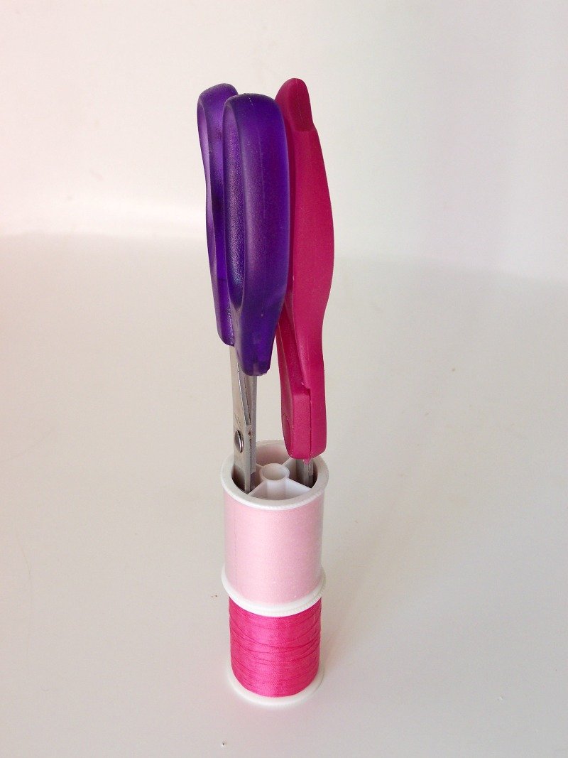 DIY Craft Room Thread Scissor Holders at sewlicioushomedecor.com