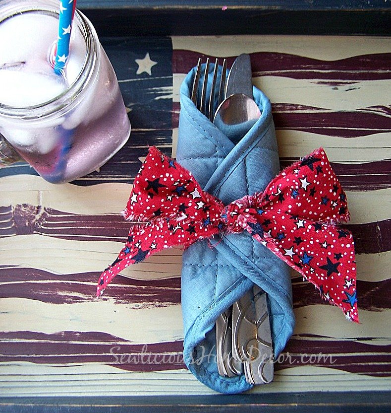 Easy 4th of July Tablesetting Dollar Store Pot Holder Silverware Holder