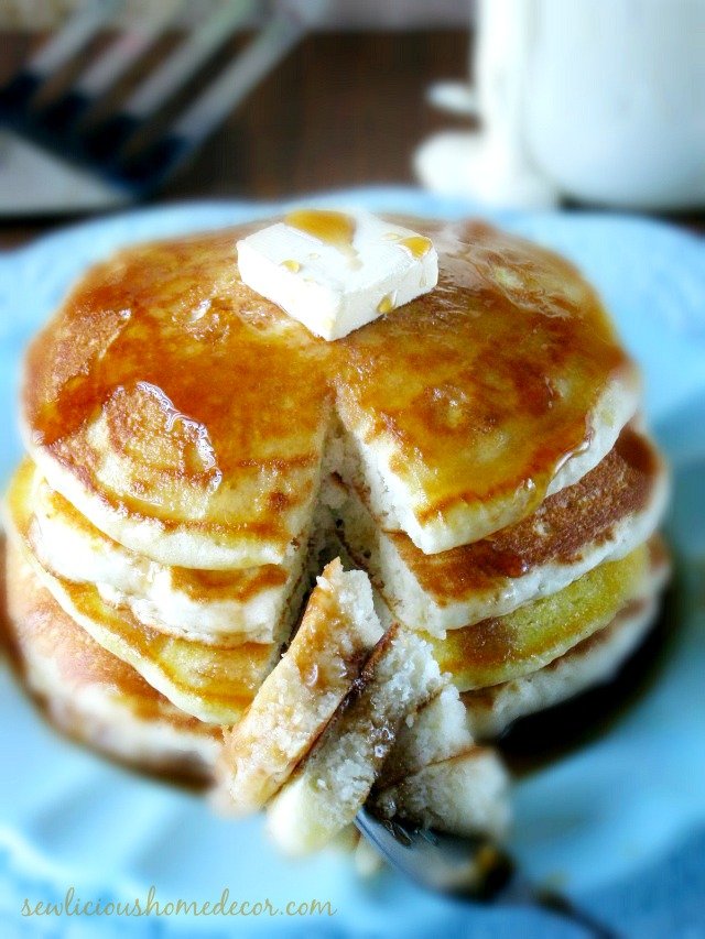 Homemade Buttermilk Pancakes