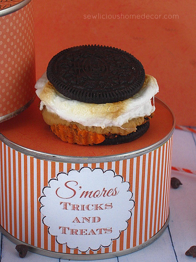 Halloween Smores Oreos