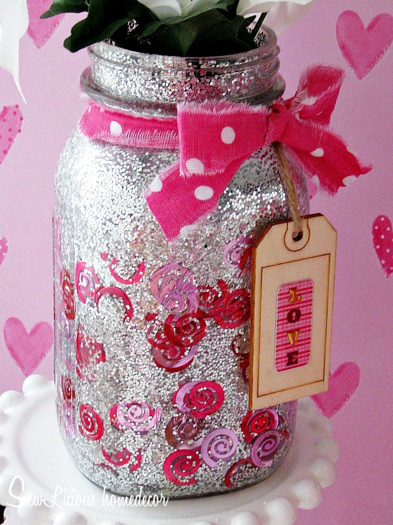 Confetti and glitter Valentine Mason Jars at sewlicioushomedecor.com
