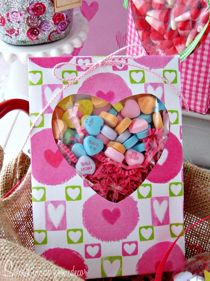 Valentine Candy Treat Bags at sewlicioushomedecor.com