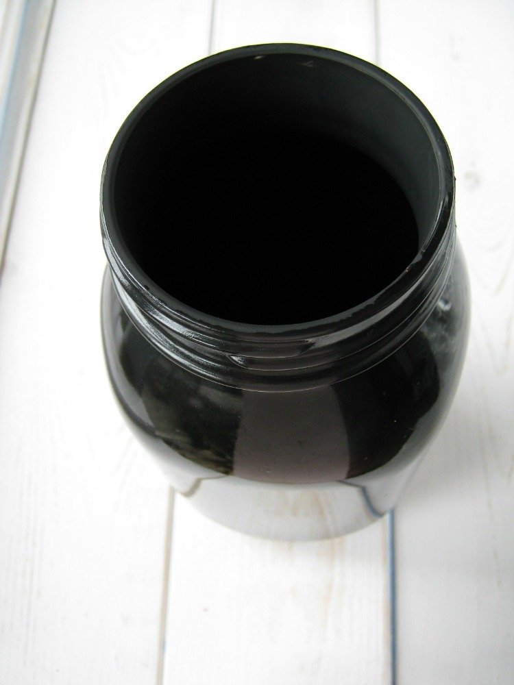 paint black jar
