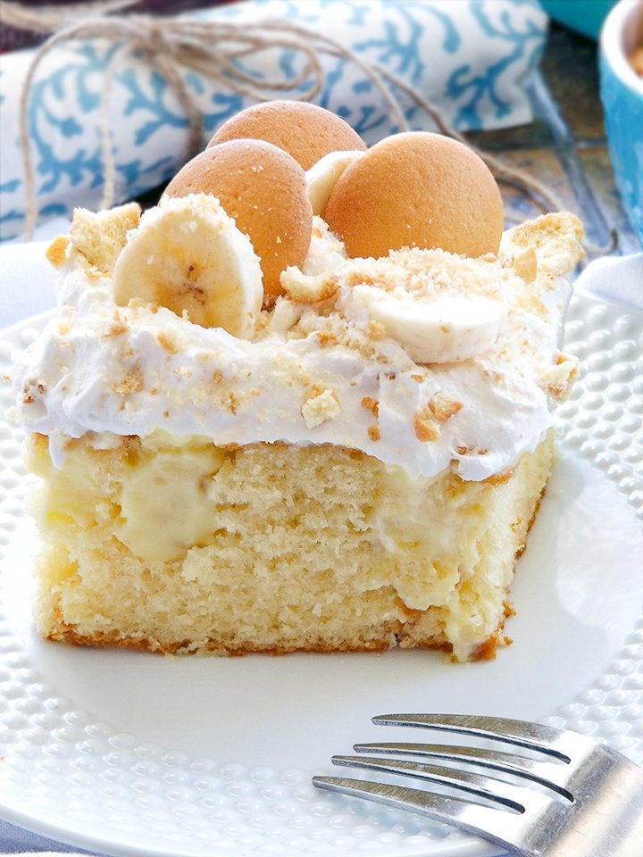 Southern Style Banana Pudding Poke Cake sewlicioushomedecor.com