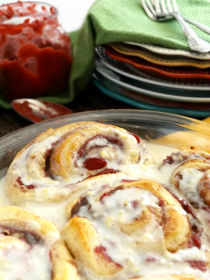 Strawberry Lemon Cinnamon Rolls sewlicioushomedecor.com
